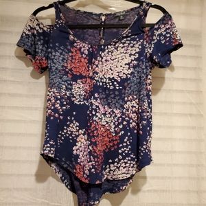 Lucky Brand cold shoulder top